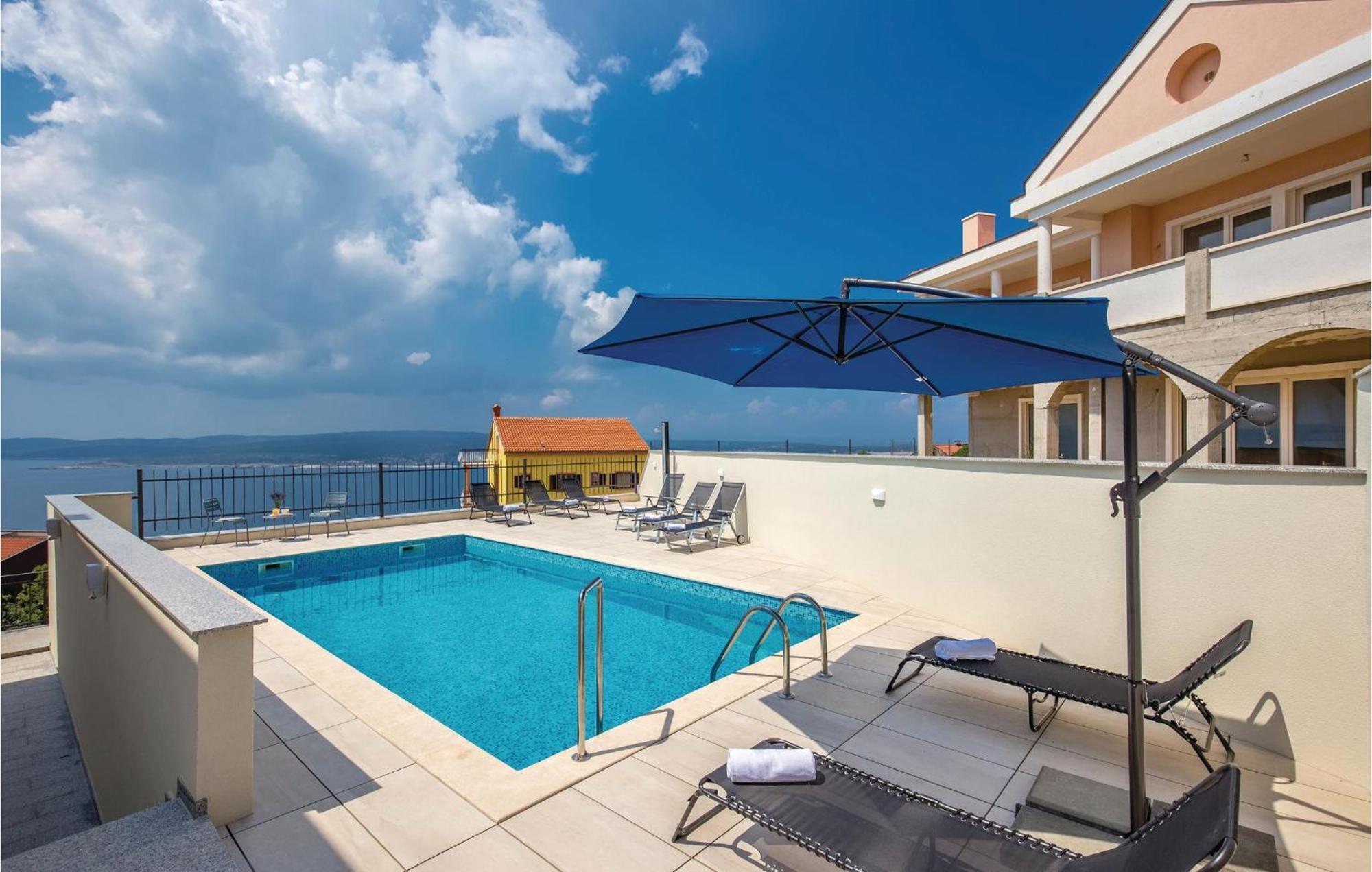 Cozy Apartment In Crikvenica With House Sea View 外观 照片