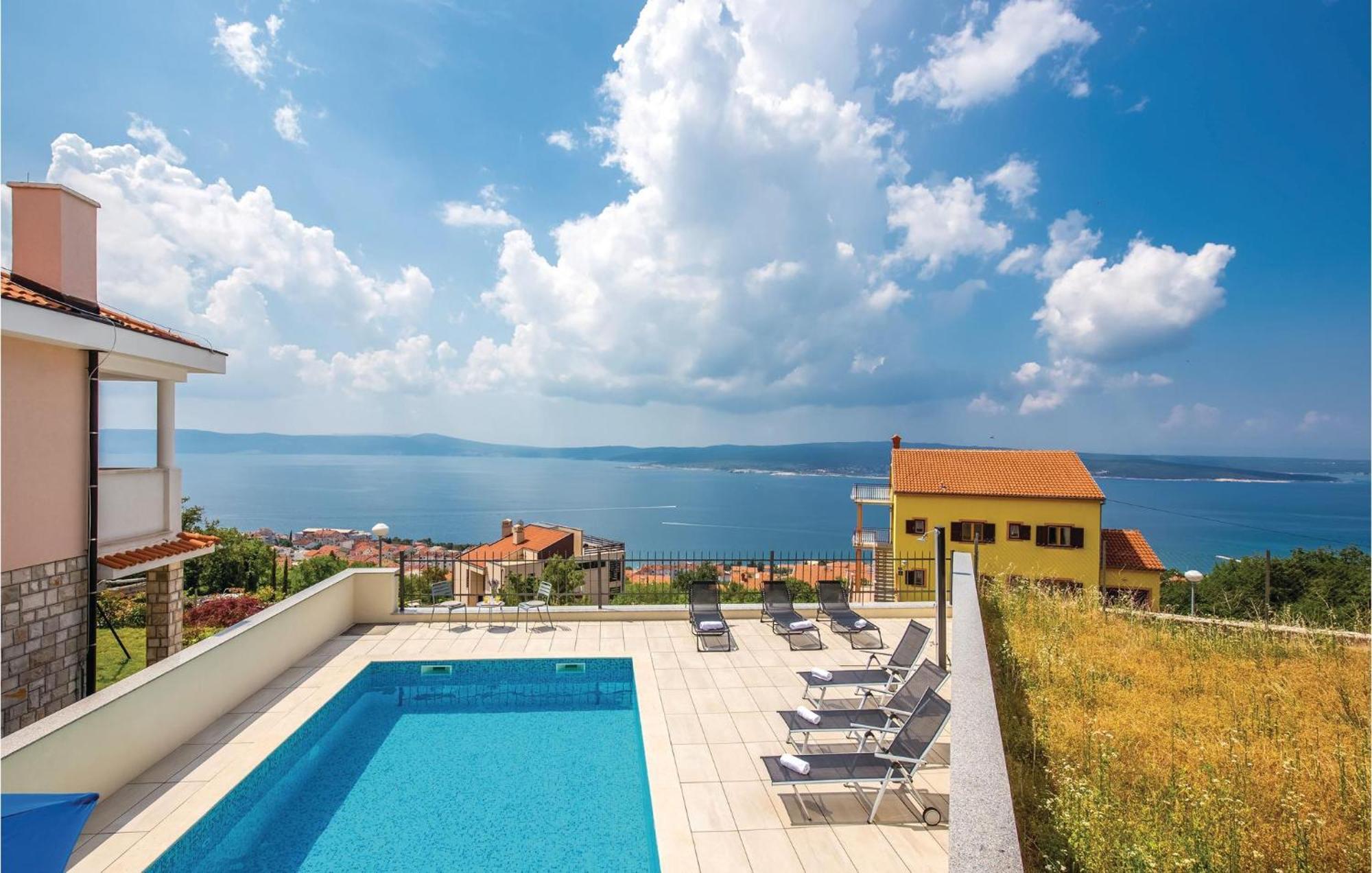 Cozy Apartment In Crikvenica With House Sea View 外观 照片