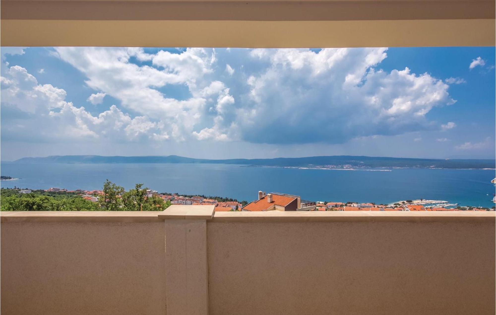 Cozy Apartment In Crikvenica With House Sea View 外观 照片