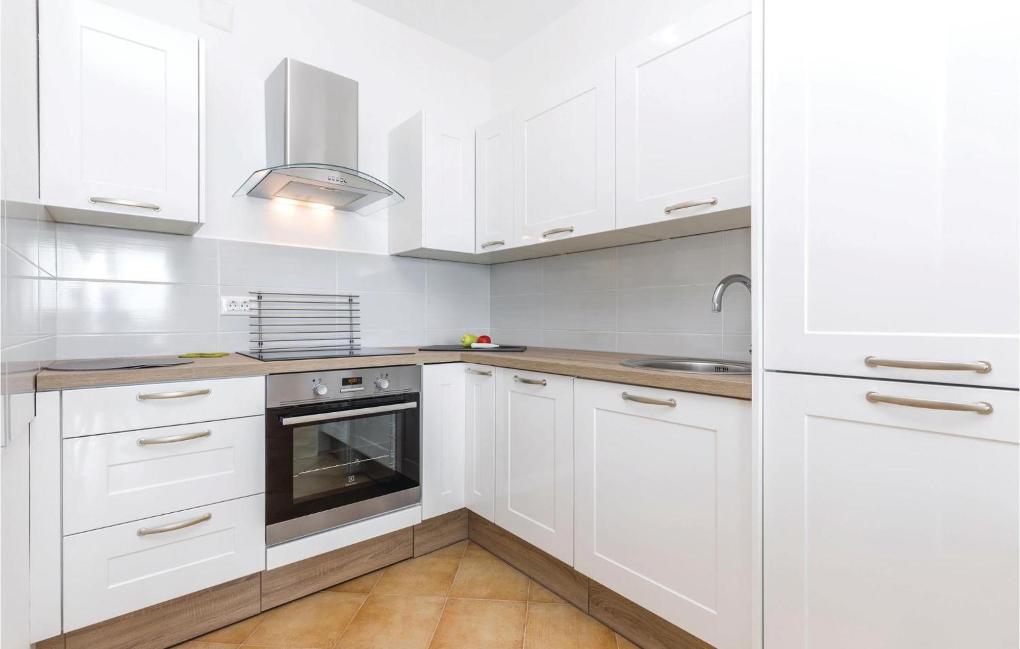 Cozy Apartment In Crikvenica With House Sea View 外观 照片