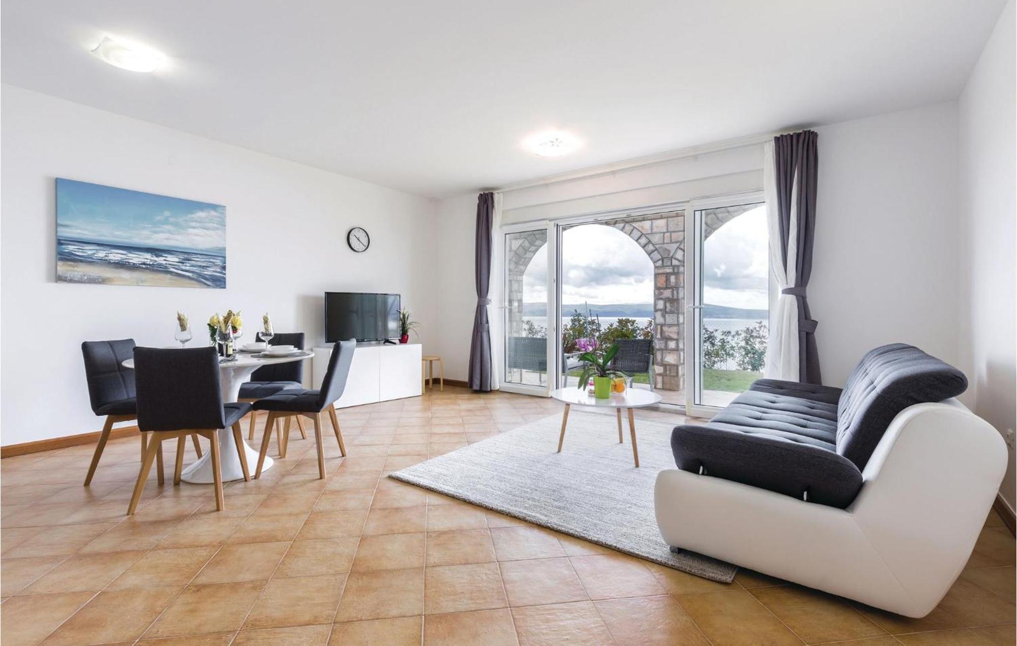 Cozy Apartment In Crikvenica With House Sea View 外观 照片