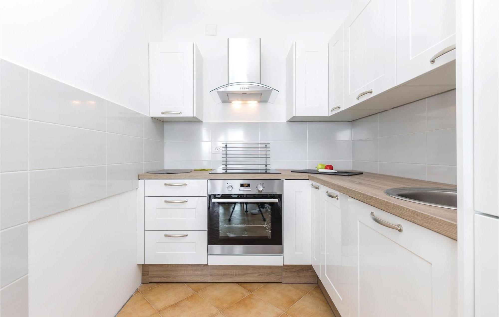 Cozy Apartment In Crikvenica With House Sea View 外观 照片